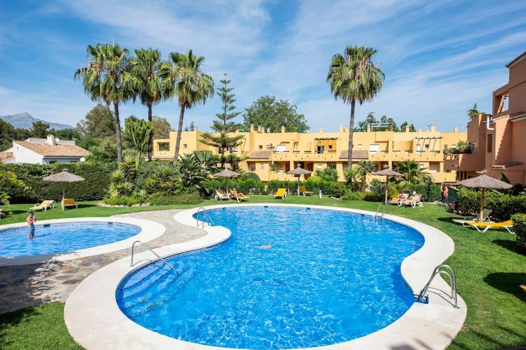 Apartamento En Marbella Guadalmina Primera Linea De Campo De Golf Los Cartujanos Bagian luar foto